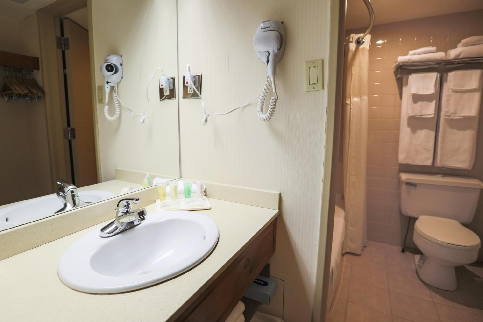 Hotels Gouverneur ทรัวส์-ริวิแยร์ ภายนอก รูปภาพ
