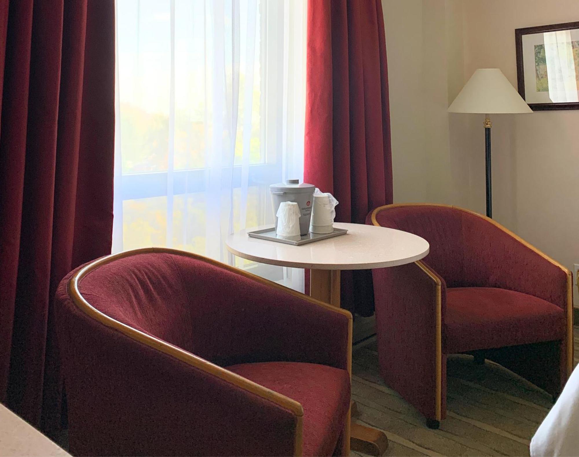 Hotels Gouverneur ทรัวส์-ริวิแยร์ ภายนอก รูปภาพ