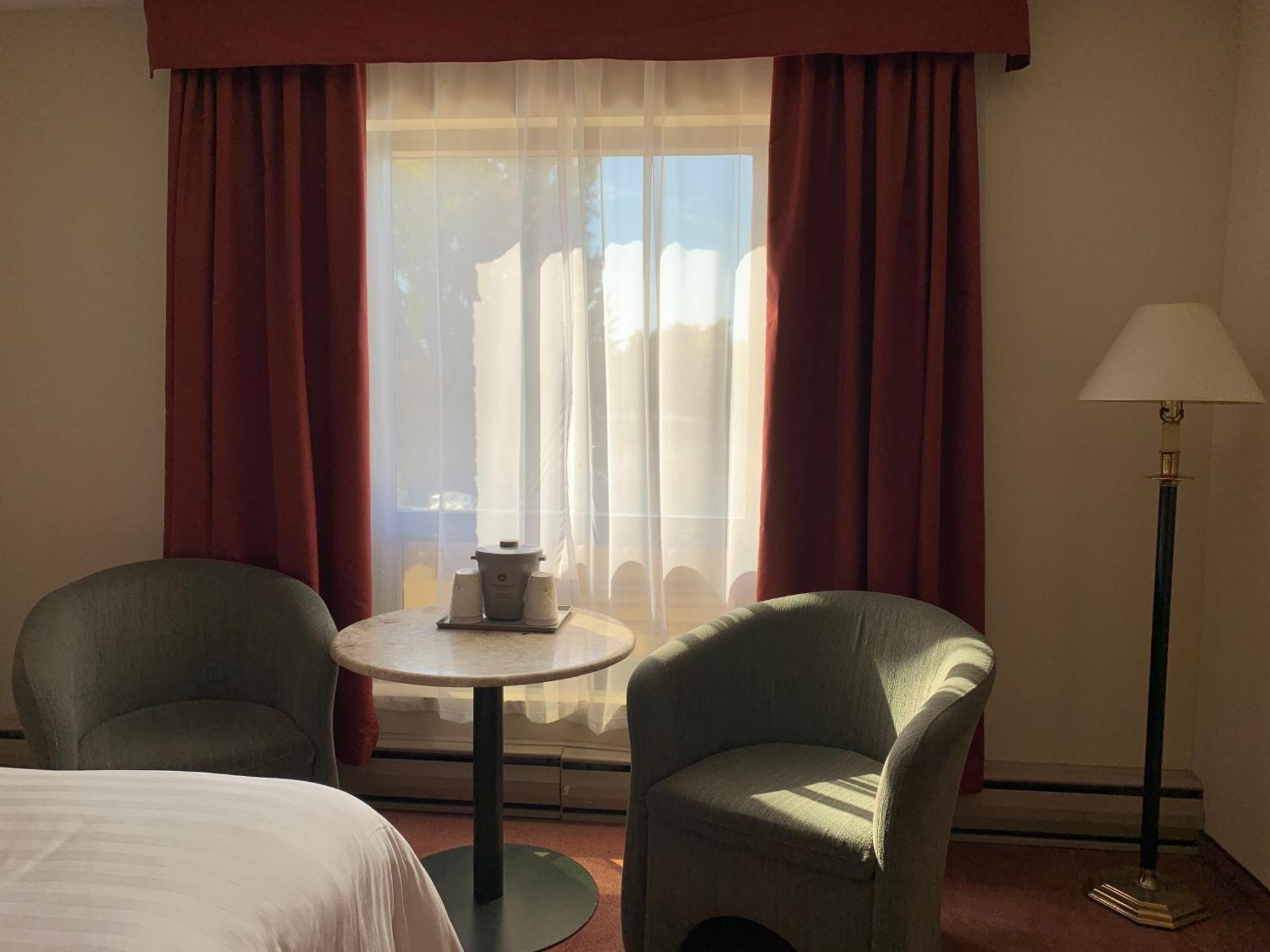 Hotels Gouverneur ทรัวส์-ริวิแยร์ ภายนอก รูปภาพ